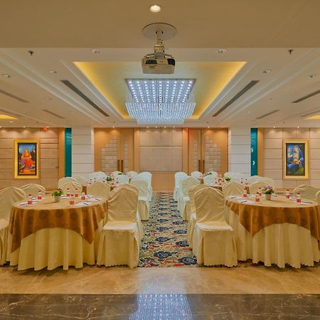 Skk Blu Hotel & Spa Удайпур Екстериор снимка