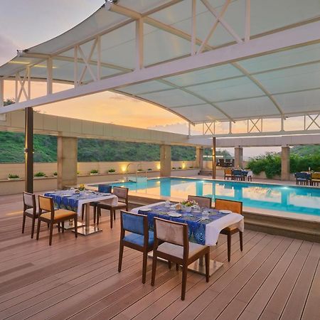 Skk Blu Hotel & Spa Удайпур Екстериор снимка