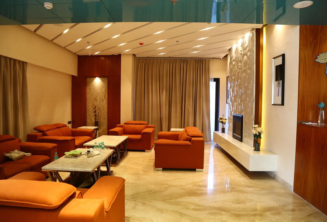 Skk Blu Hotel & Spa Удайпур Екстериор снимка