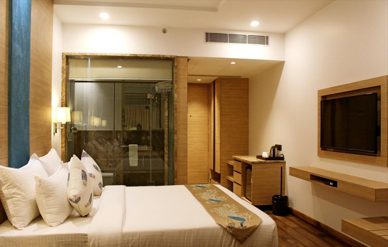 Skk Blu Hotel & Spa Удайпур Екстериор снимка