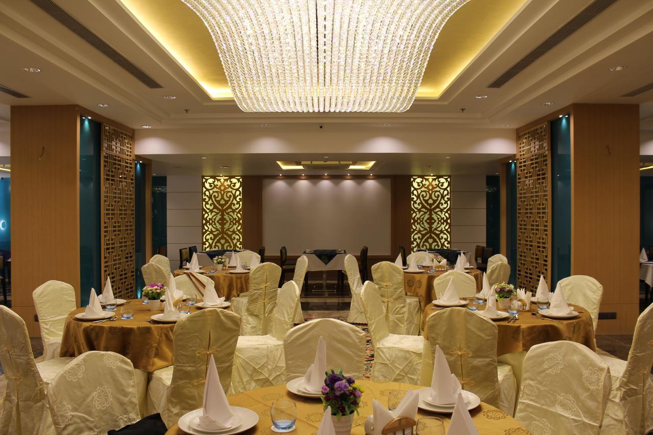 Skk Blu Hotel & Spa Удайпур Екстериор снимка