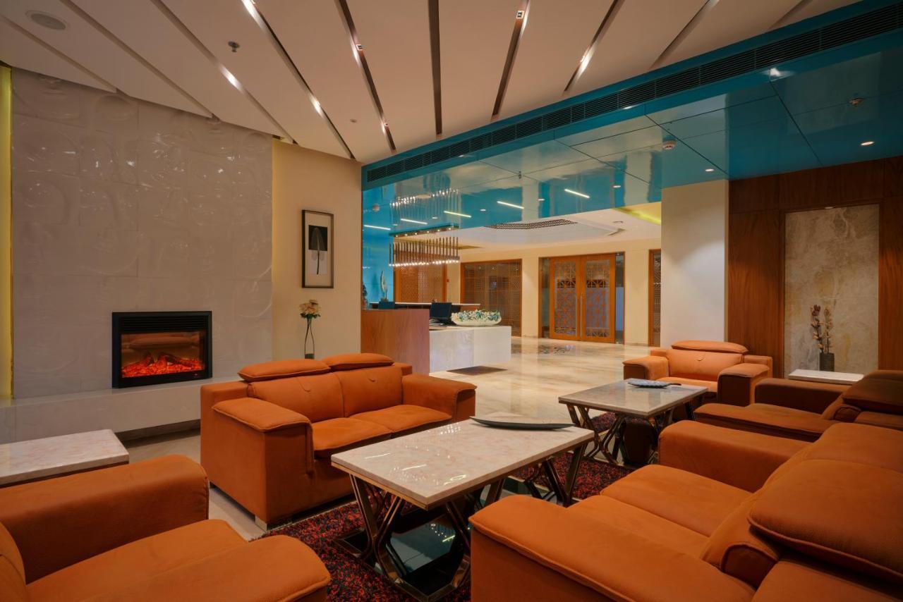 Skk Blu Hotel & Spa Удайпур Екстериор снимка