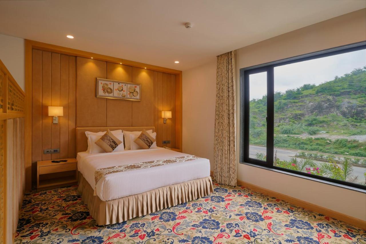 Skk Blu Hotel & Spa Удайпур Екстериор снимка