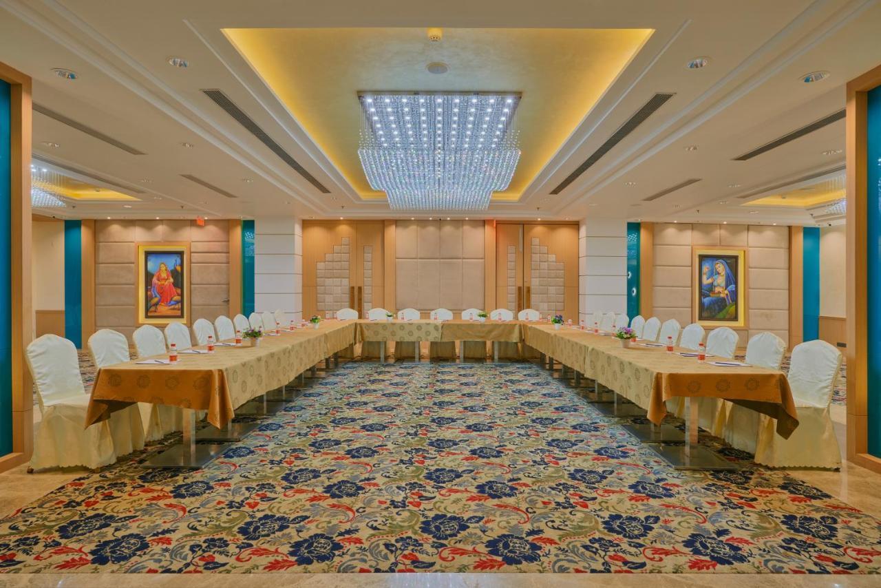 Skk Blu Hotel & Spa Удайпур Екстериор снимка