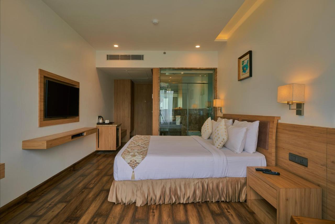 Skk Blu Hotel & Spa Удайпур Екстериор снимка