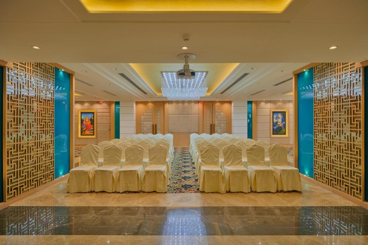 Skk Blu Hotel & Spa Удайпур Екстериор снимка