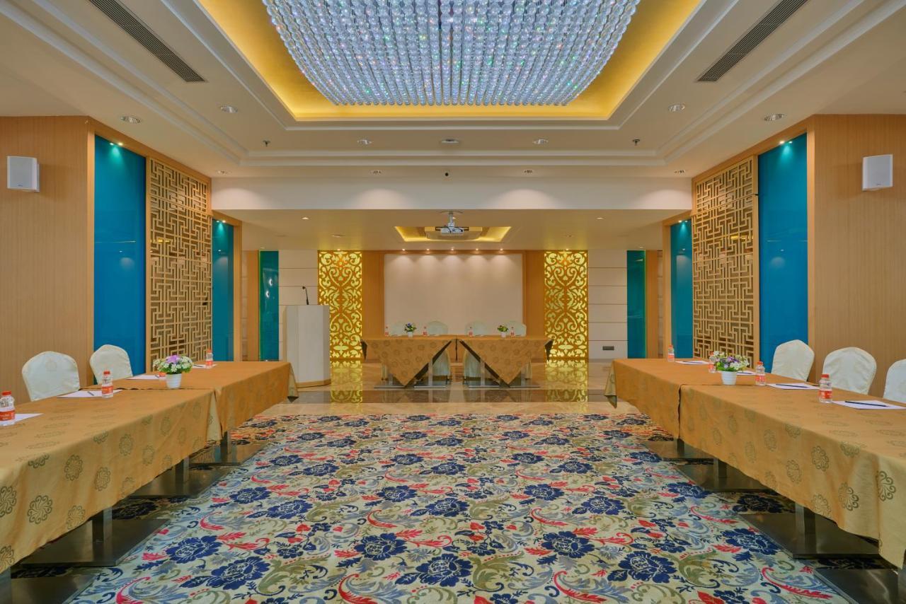 Skk Blu Hotel & Spa Удайпур Екстериор снимка