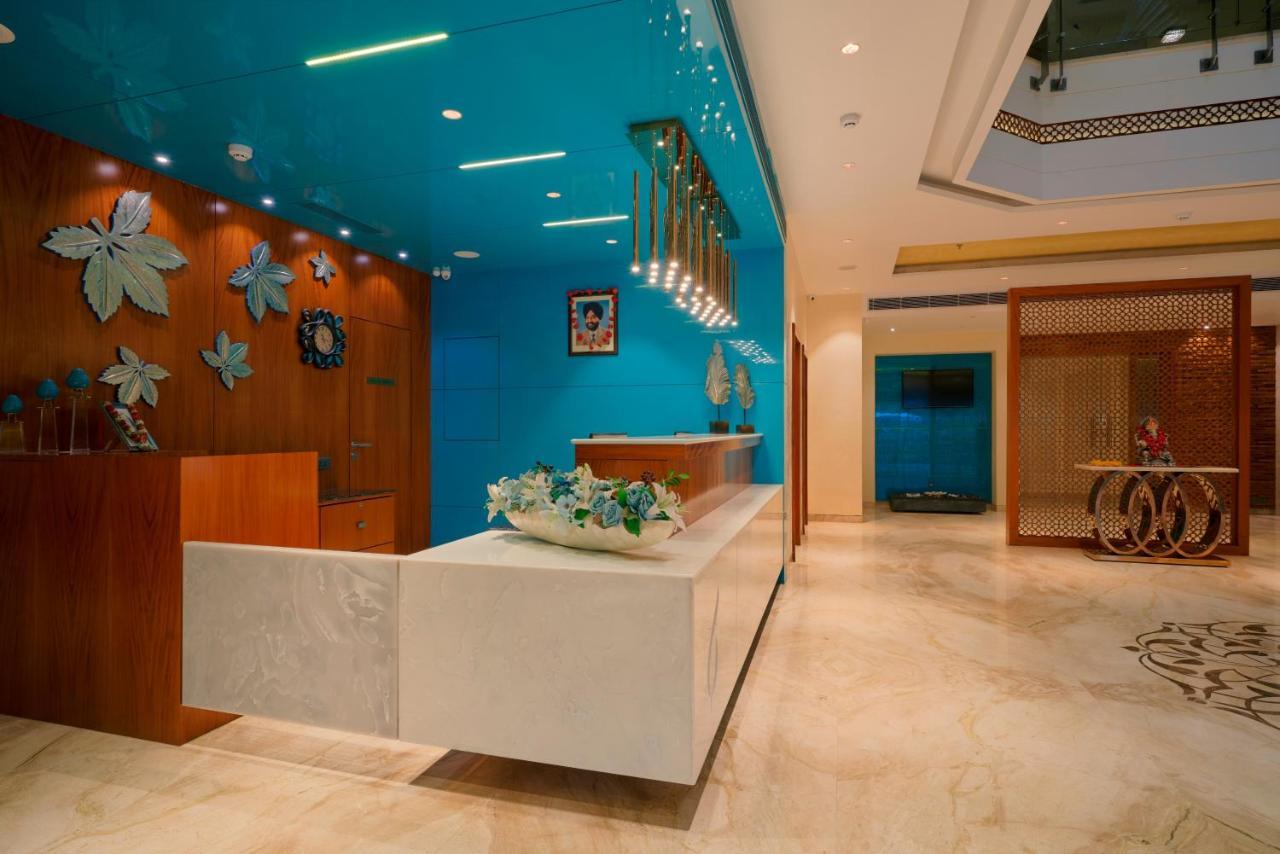 Skk Blu Hotel & Spa Удайпур Екстериор снимка